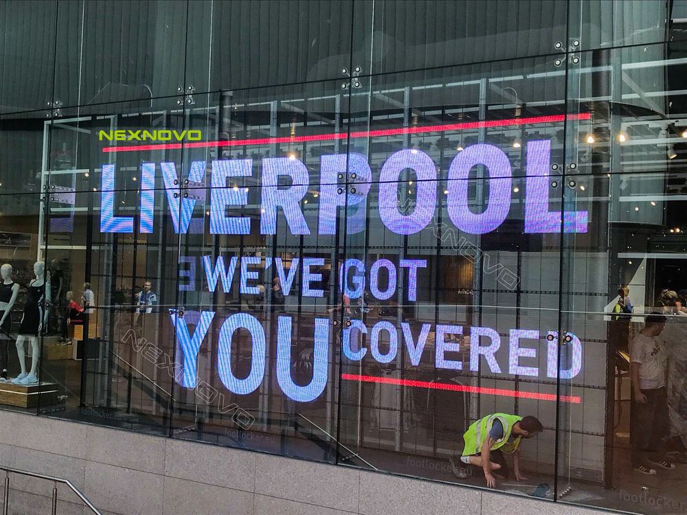 英國利物浦Foot Locker透明LED櫥窗顯示屏項目(圖1)